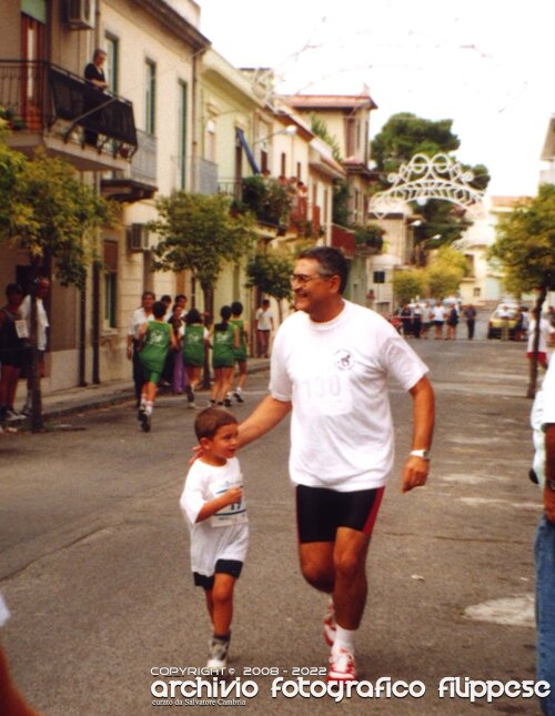 3-Correndo-insieme-S.Filippo-del-Mela-07.07.2001